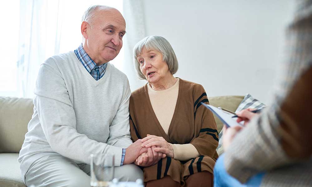Elderly couple counselling for a long term condition